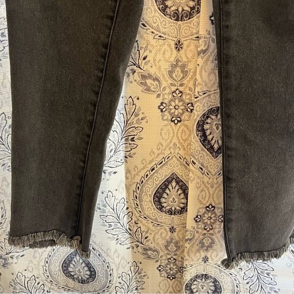 Democracy “Ab” Solution Black Button Front Jeans Size 6 - Picture 6 of 9